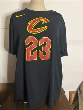 😀Cleveland Cavaliers LeBron James 23 NBA Nike dri-fit Tshirt